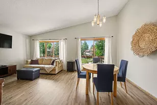 5654 Chatsworth St N, Shoreview, MN 55126 - Photo 9