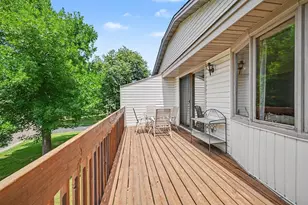 5654 Chatsworth St N, Shoreview, MN 55126 - Photo 25