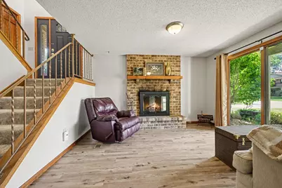 5654 Chatsworth Street N, Shoreview, MN 55126 - Photo 5