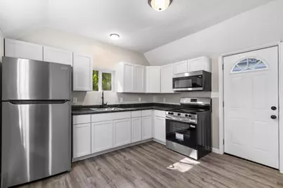 610 Park Avenue, Sandstone, MN 55072 - Photo 3