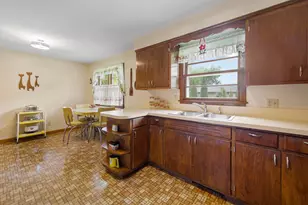219 Floral Ave, Mankato, MN 56001 - Photo 13