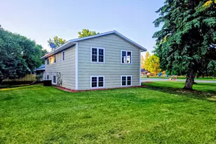 206 Pine St SW, New London, MN 56273 - Photo 27