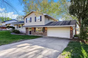 129 E Golden Lake Ln, Circle Pines, MN 55014 - Photo 3