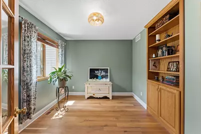 8649 Alisa Lane, Chanhassen, MN 55317 - Photo 15