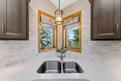 8649 Alisa Lane, Chanhassen, MN 55317 - Photo 9
