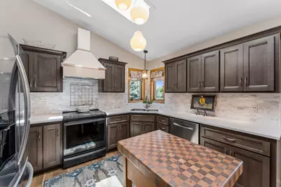8649 Alisa Lane, Chanhassen, MN 55317 - Photo 7