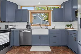 323 NW 11th St, Grand Rapids, MN 55744 - Photo 13