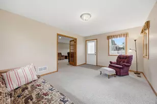 169 Summerset Ln SE, Hutchinson, MN 55350 - Photo 9