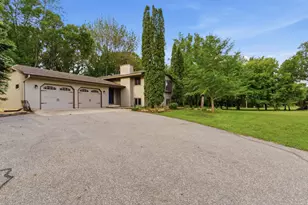1309 Horseshoe Dr, Willmar, MN 56201 - Photo 3