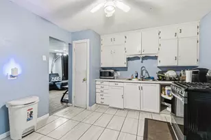 1450 Sandhurst Ave E, Maplewood, MN 55109 - Photo 5