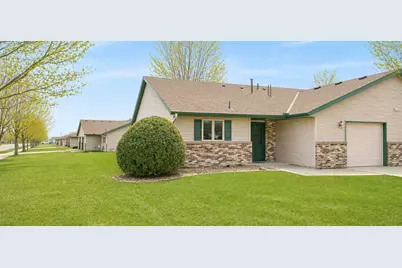 913 Richland Avenue SW, Willmar, MN 56201 - Photo 1