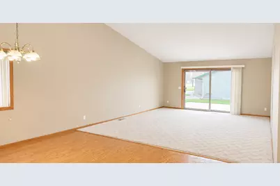 913 Richland Avenue SW, Willmar, MN 56201 - Photo 7