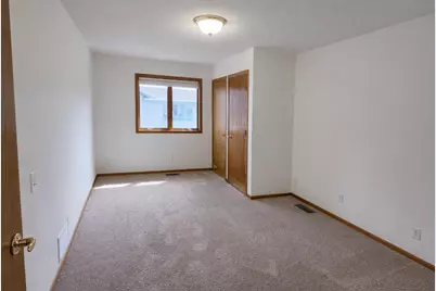 913 Richland Avenue SW, Willmar, MN 56201 - Photo 9