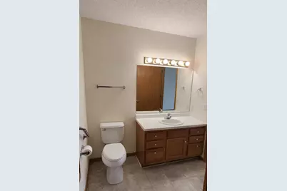 913 Richland Avenue SW, Willmar, MN 56201 - Photo 15