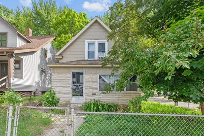 1062 Minnehaha Avenue E, Saint Paul, MN 55106 - Photo 1