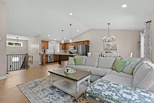 1805 12th Ave NE, Austin, MN 55912 - Photo 3