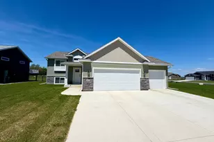 1805 12th Ave NE, Austin, MN 55912 - Photo 1