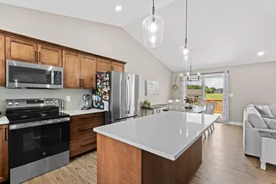 1805 12th Avenue NE, Austin, MN 55912 - Photo 7
