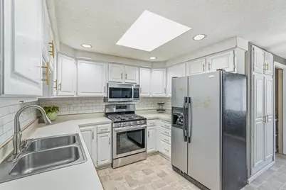 857 Rose Avenue E, Saint Paul, MN 55106 - Photo 13