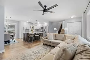 2129 Arkwright St, Maplewood, MN 55117 - Photo 9