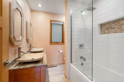 2006 11th Avenue NE, Austin, MN 55912 - Photo 7
