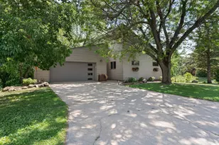 2006 11th Ave NE, Austin, MN 55912 - Photo 9