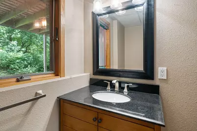 2006 11th Avenue NE, Austin, MN 55912 - Photo 45