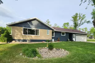 1105 5th Ave SW, Pipestone, MN 56164 - Photo 1