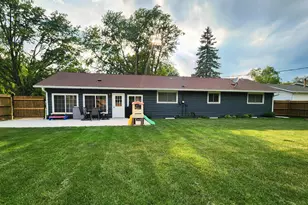 1105 5th Ave SW, Pipestone, MN 56164 - Photo 7