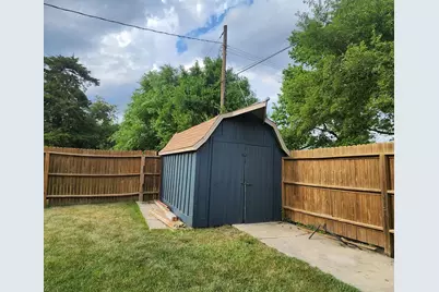 1105 5th Avenue SW, Pipestone, MN 56164 - Photo 13