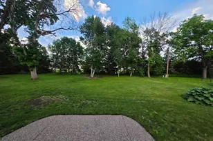 723 S 4th St, Le Sueur, MN 56058 - Photo 5