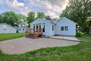 723 S 4th St, Le Sueur, MN 56058 - Photo 7