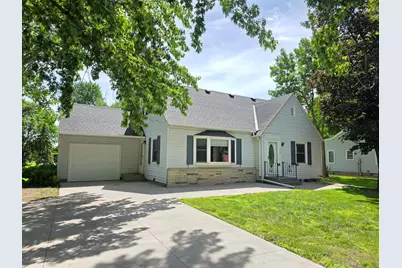 723 S 4th Street, Le Sueur, MN 56058 - Photo 1