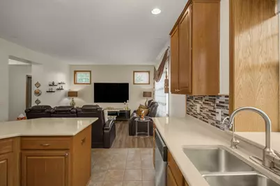 1691 Village Trail E #7, Maplewood, MN 55109 - Photo 21