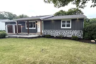 189 McIntosh E, La Crescent, MN 55947 - Photo 1