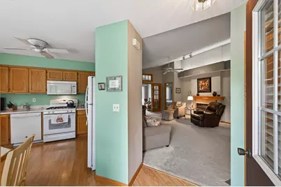 515 Lovell Avenue, Roseville, MN 55113 - Photo 5