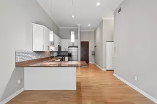 301 Clifton Ave, Minneapolis, MN 55403 - Photo 9