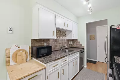 908 9th Avenue S #7, Hopkins, MN 55343 - Photo 5