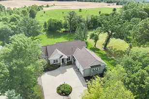 1810 Minnehuta Dr, Fergus Falls, MN 56537 - Photo 1