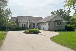 1810 Minnehuta Dr, Fergus Falls, MN 56537 - Photo 3