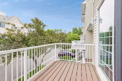 454 Willoughby Way W, Hopkins, MN 55305 - Photo 5