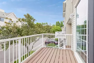 454 Willoughby Way W, Hopkins, MN 55305 - Photo 5