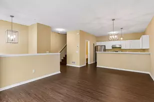 454 Willoughby Way W, Hopkins, MN 55305 - Photo 9