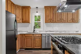 54 King St W, Saint Paul, MN 55107 - Photo 13