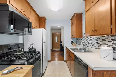8528 Columbus Avenue S, Bloomington, MN 55420 - Photo 29