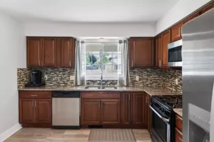 7941 Girard Ct N, Brooklyn Park, MN 55444 - Photo 9