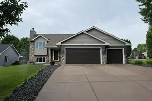 5471 Oakgreen Pl N, Stillwater, MN 55082 - Photo 1