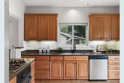 4750 Orleans Lane N, Plymouth, MN 55442 - Photo 7