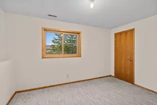 2581 Henslow Ave N, Oakdale, MN 55128 - Photo 21