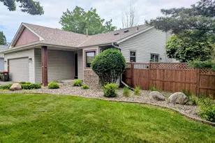2581 Henslow Ave N, Oakdale, MN 55128 - Photo 29